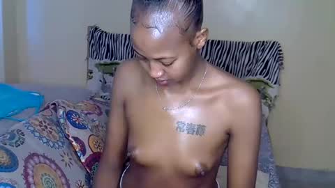 sexy_bluegirl online show from February 14, 7:49 am