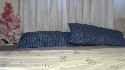 sexy_caramel8 online show from October 6, 7:36 am