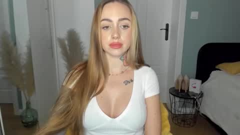 C o r a l i e online show from April 8, 1:35 pm