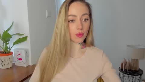 C o r a l i e online show from January 22, 2:46 pm