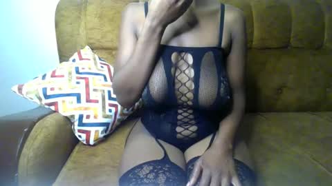Ellahh online show from May 13, 2:06 am