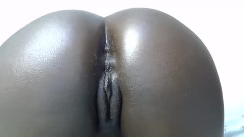 Snapshot of sexy_esther92 chatting on February 10, 2:48 pm sexy_esther92 online show from February 10, 2:48 pm