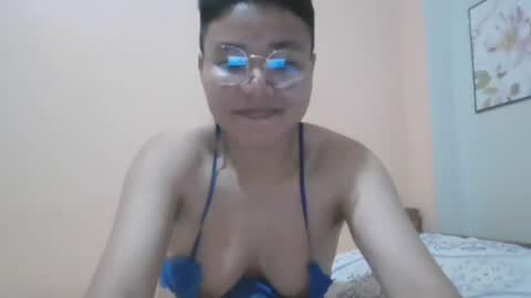 Snapshot of sexy_hotass_girl chatting on January 7, 11:37 am Anna online show from January 7, 11:37 am