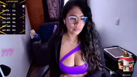 laura  online show from May 13, 8:47 pm