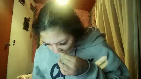 sexy lolas online show from June 27, 1:50 am