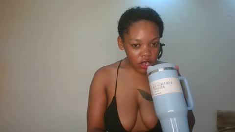 sexy_lyna online show from May 5, 4:59 am