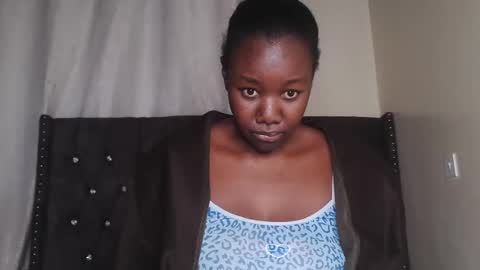 Snapshot of sexy_melanin11 chatting on September 23, 3:37 am sexy_melanin11 online show from September 23, 3:37 am