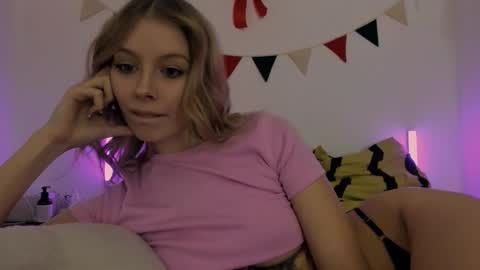 Snapshot of sexy_misses19 chatting on February 22, 5:42 pm Ellie Mia online show from February 22, 5:42 pm