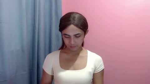 Snapshot of sexy_naughtyjasminxxx chatting on February 17, 5:25 am Jasmin online show from February 17, 5:25 am