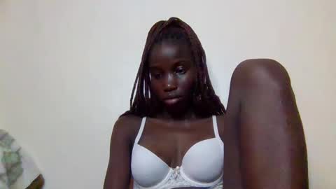 sexy_petittie online show from September 29, 12:32 pm