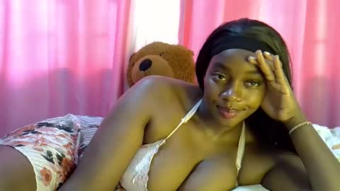 laura online show from May 11, 10:06 am