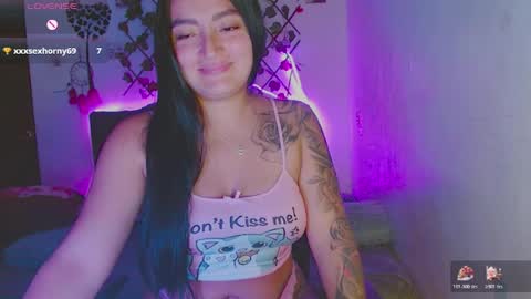 sexy_violett18 online show from March 26, 12:35 am