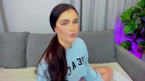 Lou online show from February 24, 9:24 pm