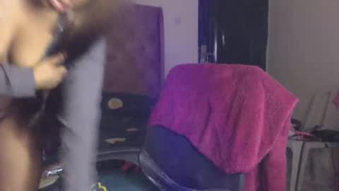 sexyass_goddess online show from May 5, 11:24 am