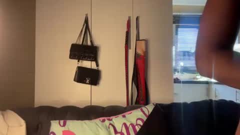 sexyasszeeee online show from May 13, 8:31 am