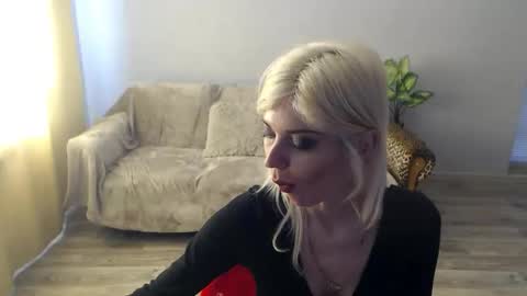 sexybeatriice online show from May 5, 7:44 am