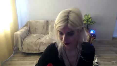 sexybeatriice online show from May 12, 6:21 am