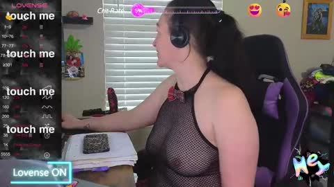 Snapshot of sexydistraction1 chatting on February 5, 7:31 pm  SexyDistraction  online show from February 5, 7:31 pm