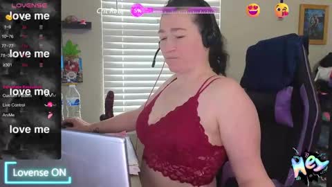 Snapshot of sexydistraction1 chatting on February 10, 4:36 pm  SexyDistraction  online show from February 10, 4:36 pm