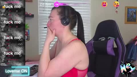 Snapshot of sexydistraction1 chatting on February 19, 7:48 pm  SexyDistraction  online show from February 19, 7:48 pm