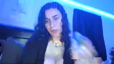 ETERNAL GODDESS WOMAN  online show from January 19, 7:46 am