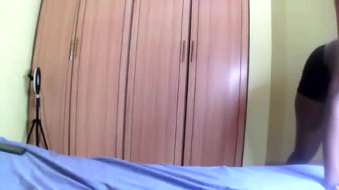 HUGGIES online show from November 20, 10:05 am