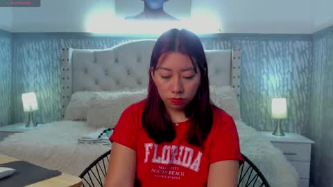 laura online show from May 8, 11:13 am
