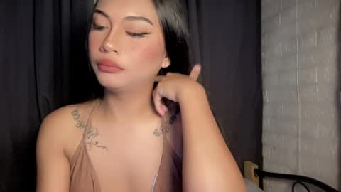 maxine online show from May 6, 2:54 pm