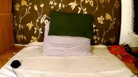 Squirty Maya Gold online show from October 11, 5:15 pm