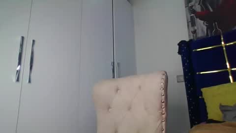 mel online show from May 8, 4:38 am