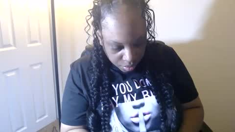 SexyMona online show from May 3, 7:45 am
