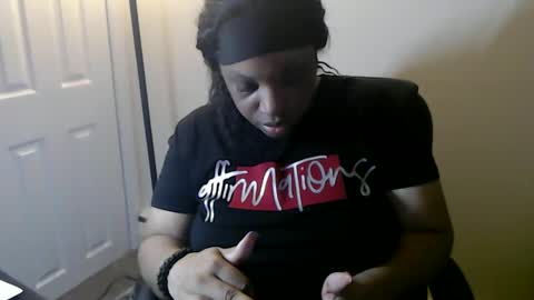 SexyMona online show from May 19, 5:14 am