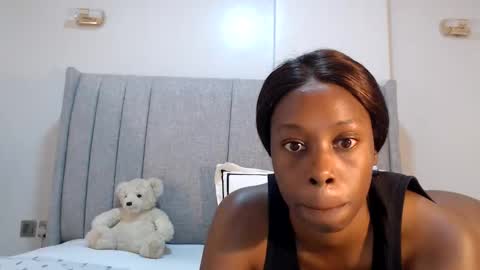sexymonalisa1 online show from May 6, 5:44 am