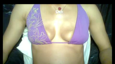 sexypussy000 online show from April 24, 12:35 am