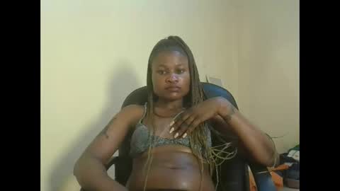 queenivy online show from November 24, 8:55 pm