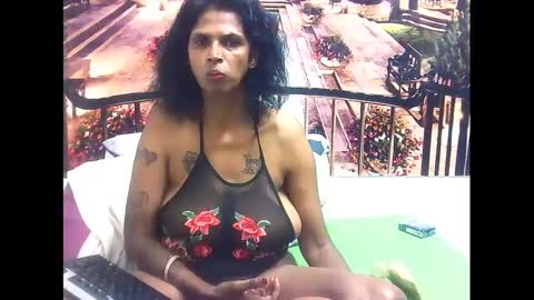 sexyva4u2luv online show from February 13, 5:01 pm