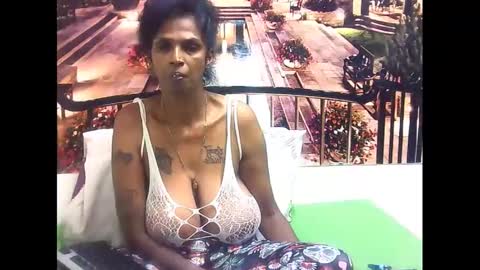 sexyva4u2luv online show from February 13, 6:09 am
