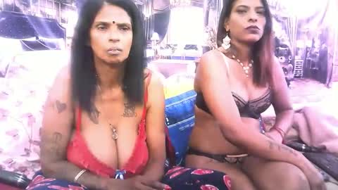 sexyva4u2luv online show from December 18, 9:30 pm