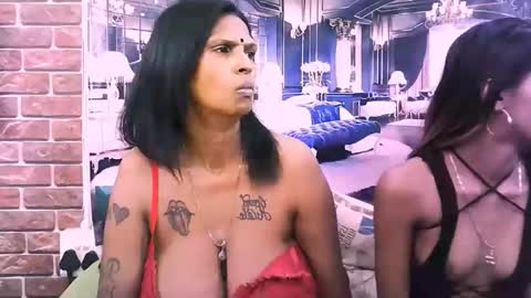 sexyva4u2luv online show from November 11, 7:04 am