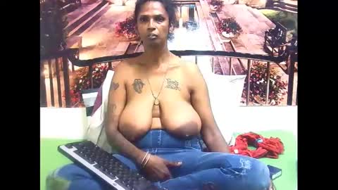 sexyva4u2luv online show from February 8, 6:12 am