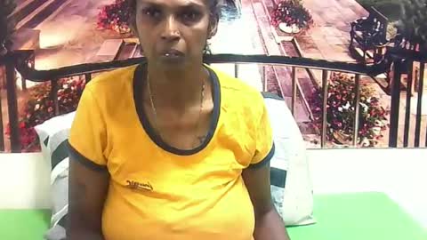 sexyva4u2luv online show from February 25, 5:41 am
