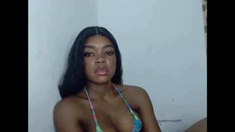 sexyxmilfx online show from February 19, 9:46 pm