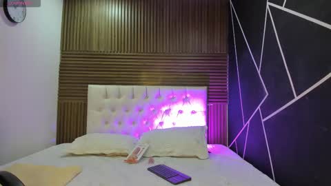 Liz online show from March 26, 10:33 pm