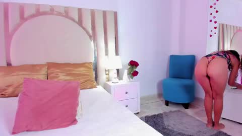 Snapshot of shainabonne chatting on September 29, 8:14 pm Shaina online show from September 29, 8:14 pm