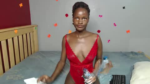 shaky xxx online show from January 3, 6:33 am