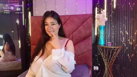 shalyn_lux online show from December 19, 3:10 am