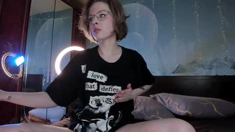 Snapshot of shameles_pussy chatting on January 11, 12:29 pm shameles_pussy online show from January 11, 12:29 pm