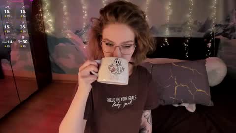 Snapshot of shameles_pussy chatting on January 22, 5:49 pm shameles_pussy online show from January 22, 5:49 pm