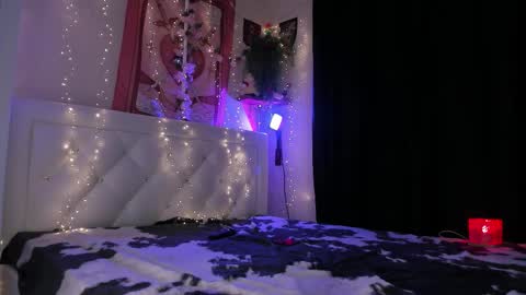 Snapshot of shameles_pussy chatting on September 19, 4:50 pm shameles_pussy online show from September 19, 4:50 pm