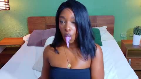 Catalina online show from November 28, 10:24 pm